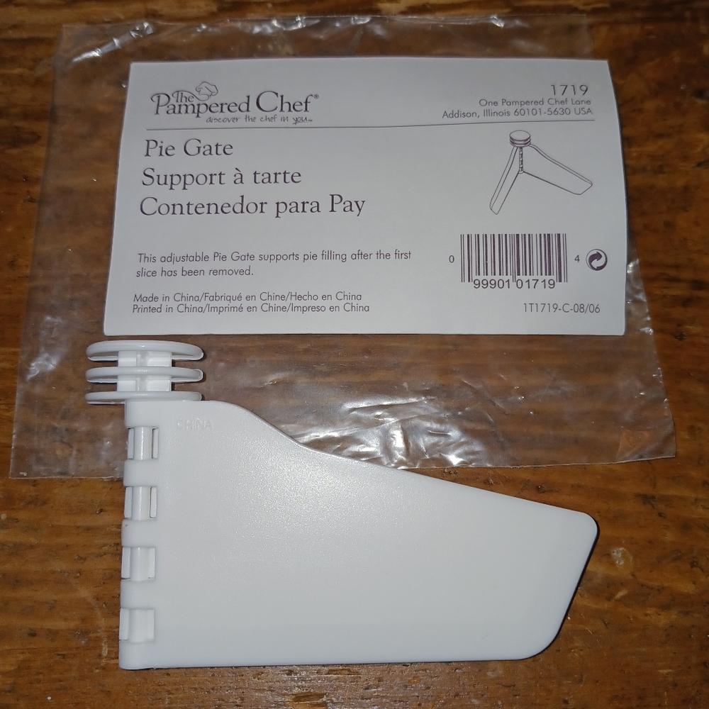 Pampered Chef Pie Gate - NEW - Retired